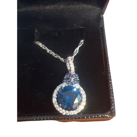 Gold Coast Necklace Silver Tone Blue Crystal Rhinestone Pendant Adj 18" + 3" NEW - Picture 2 of 4